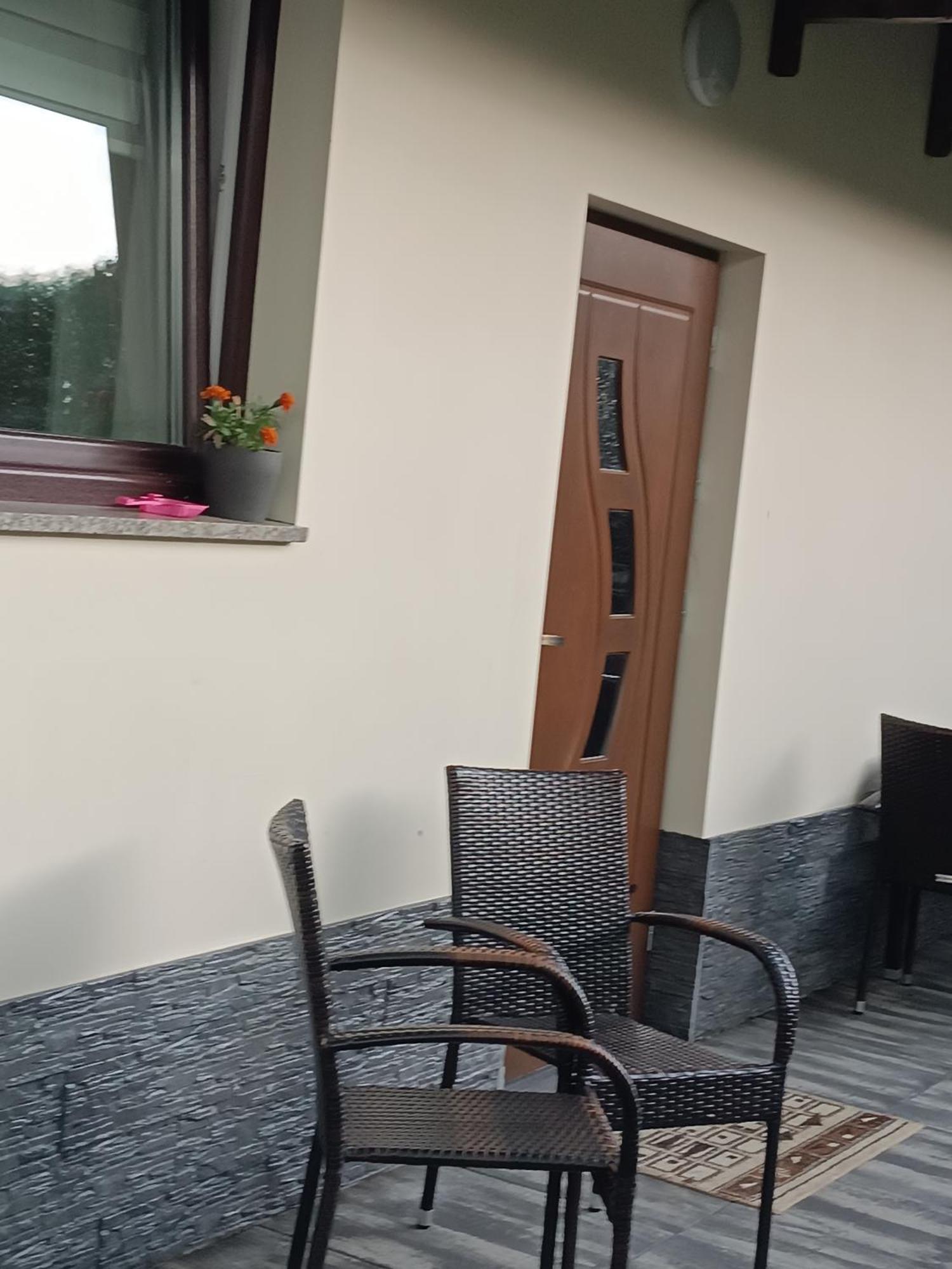 Stas-Przy Szkole Nr3 W Skawie Skawa Номер фото